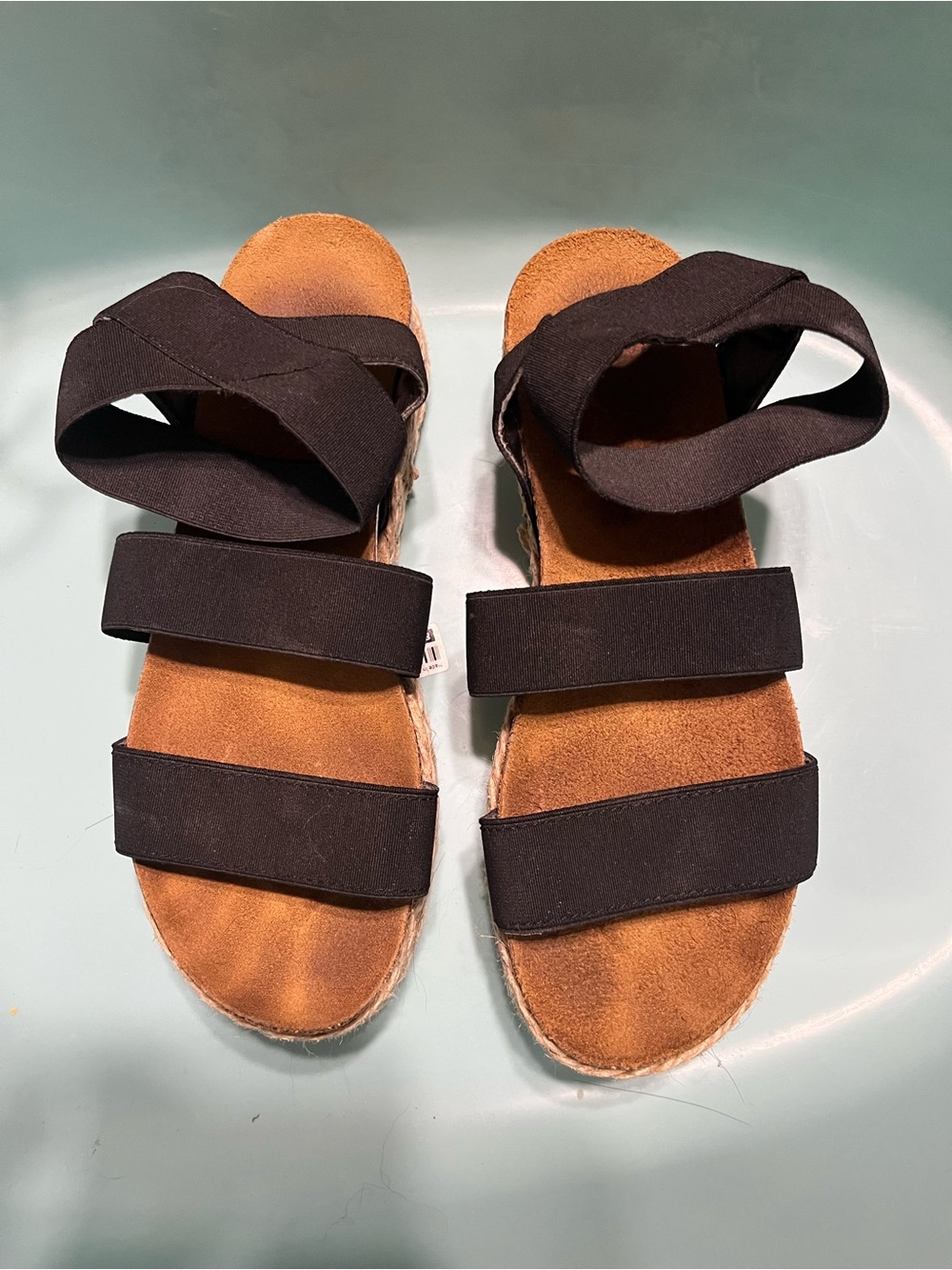 Women’s 7.5 Strappy Sandles